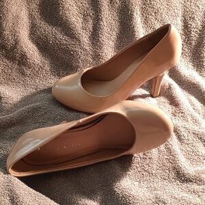Tan heels